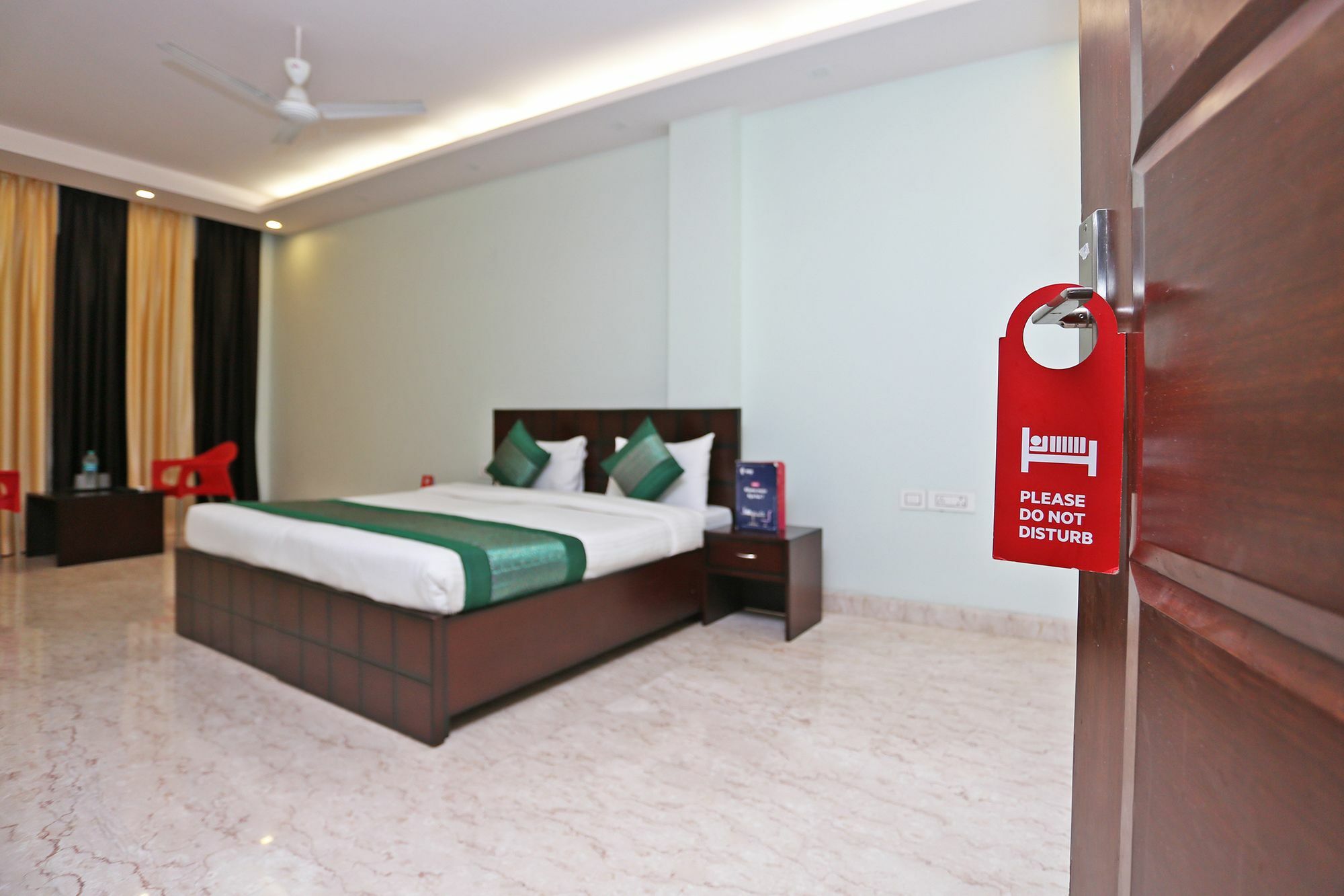 Oyo 9664 Sector 48 Hotel Gurgaon Exterior foto