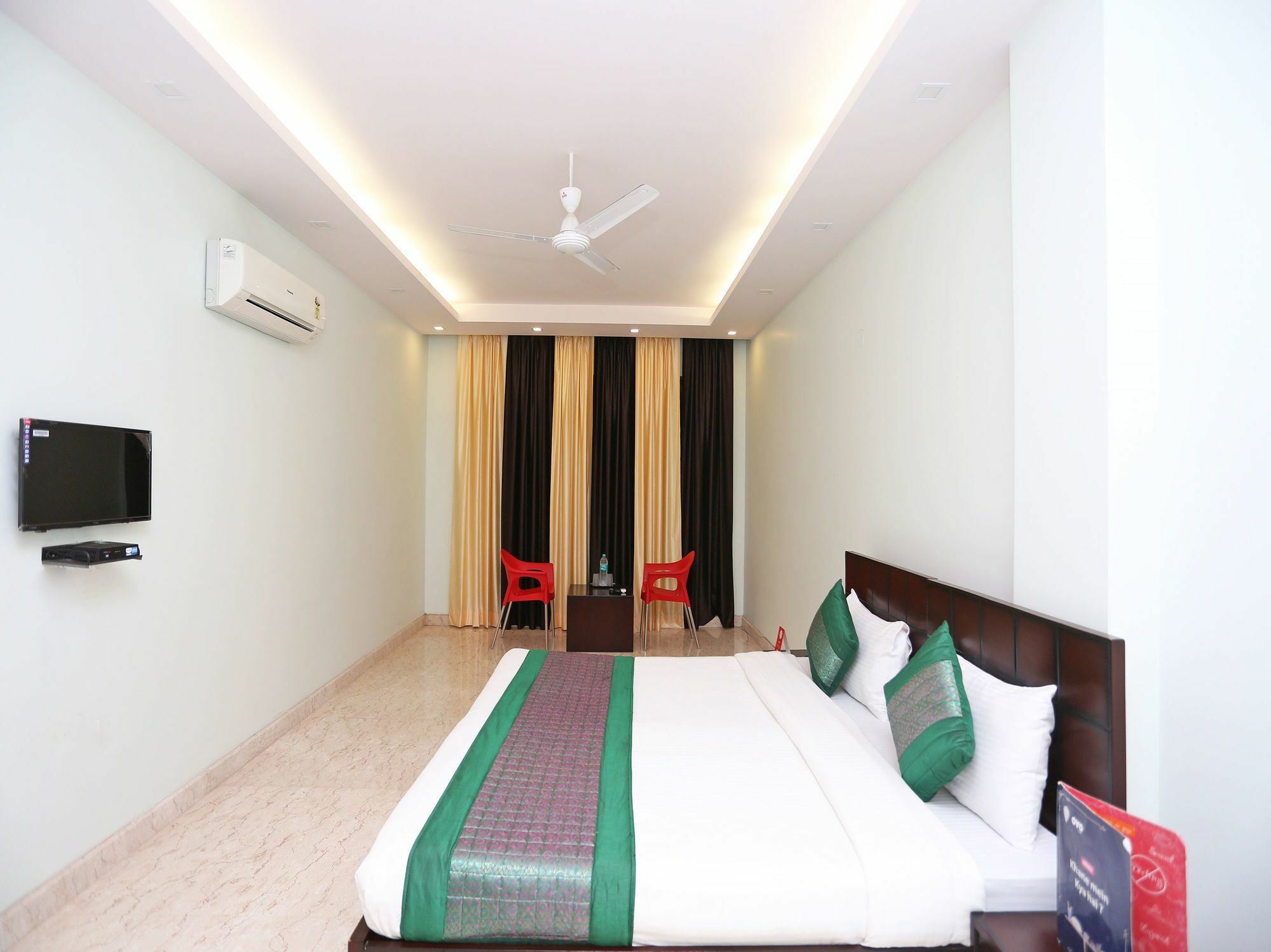 Oyo 9664 Sector 48 Hotel Gurgaon Exterior foto