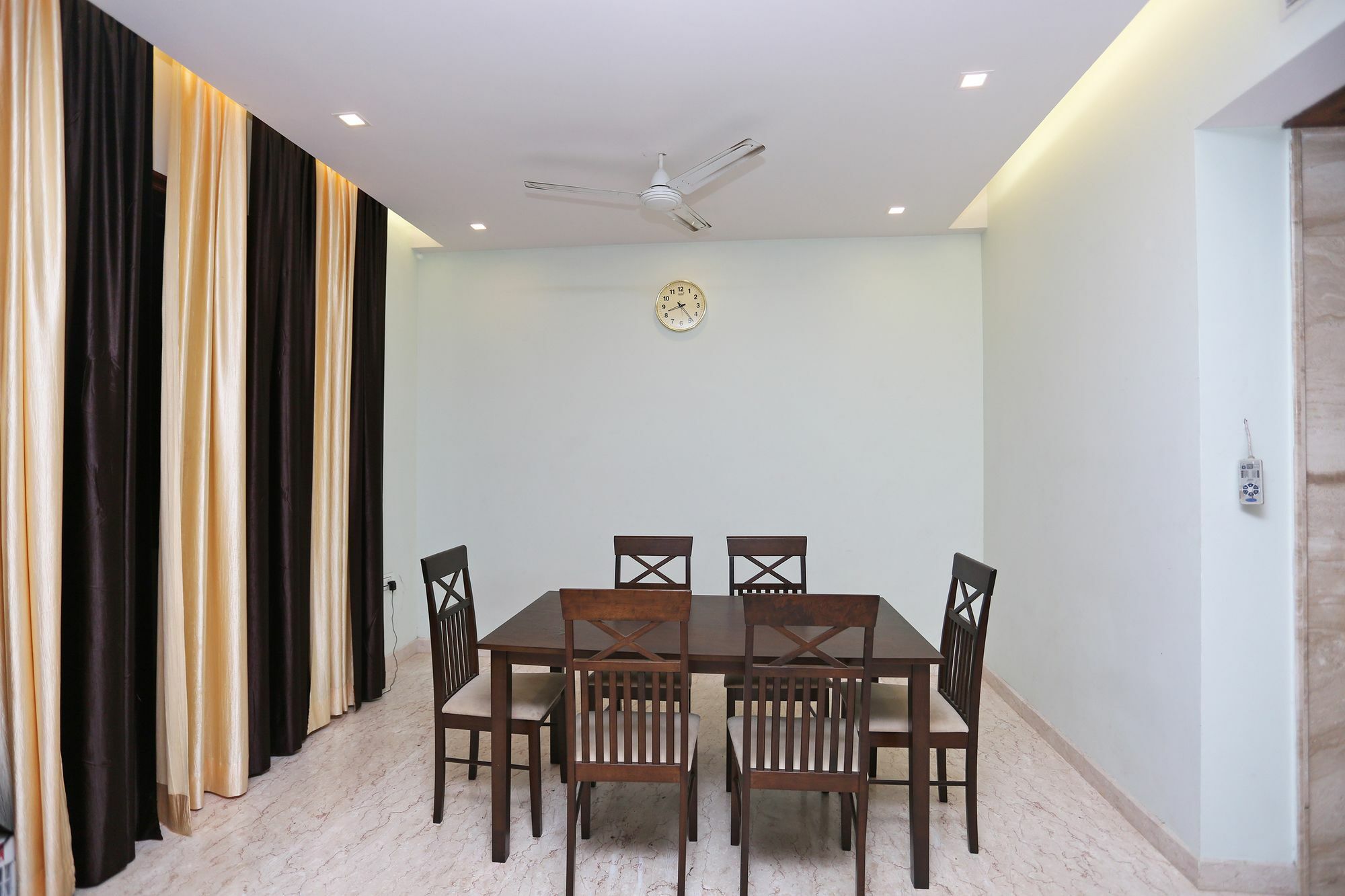 Oyo 9664 Sector 48 Hotel Gurgaon Exterior foto