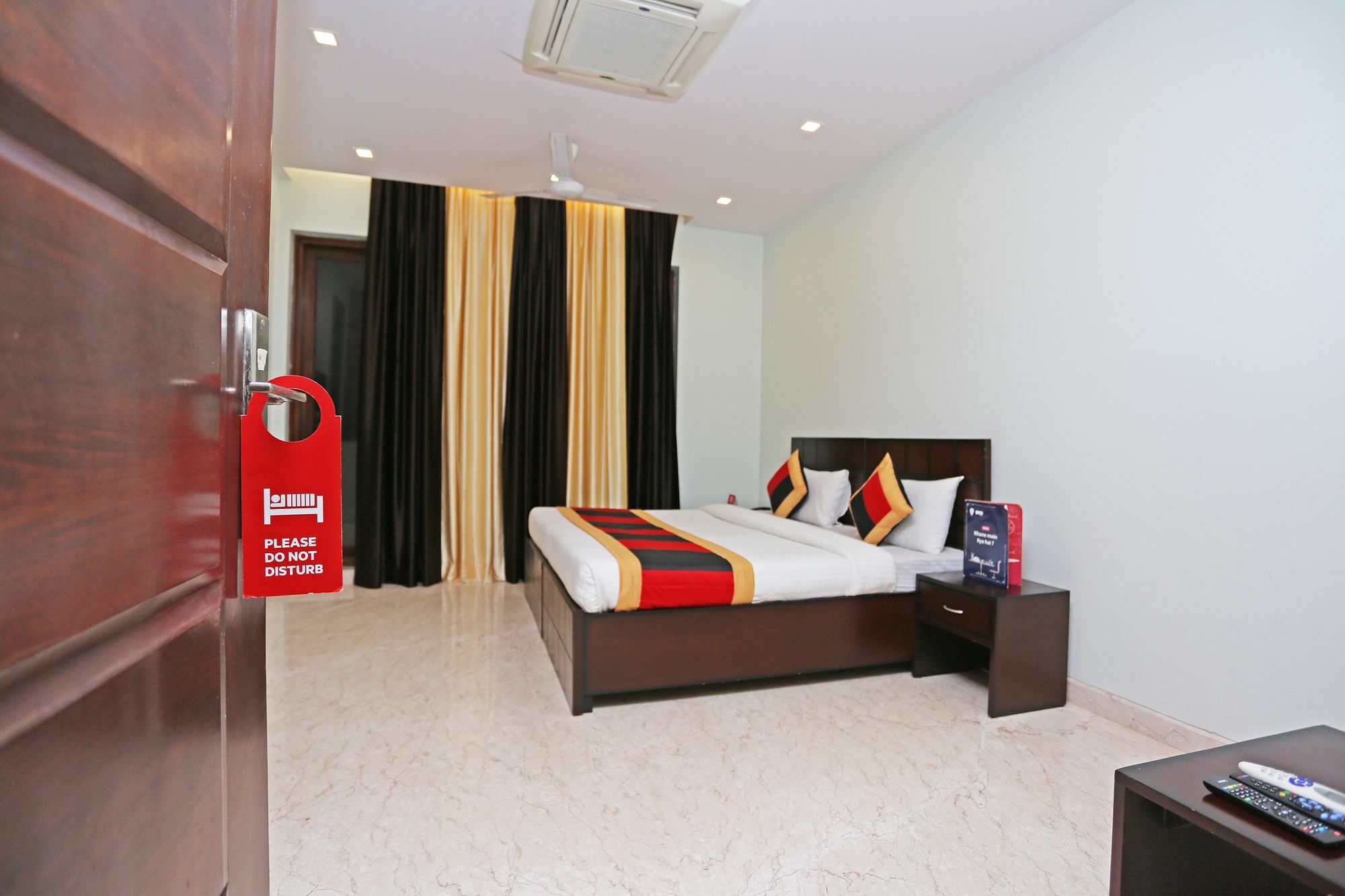 Oyo 9664 Sector 48 Hotel Gurgaon Exterior foto