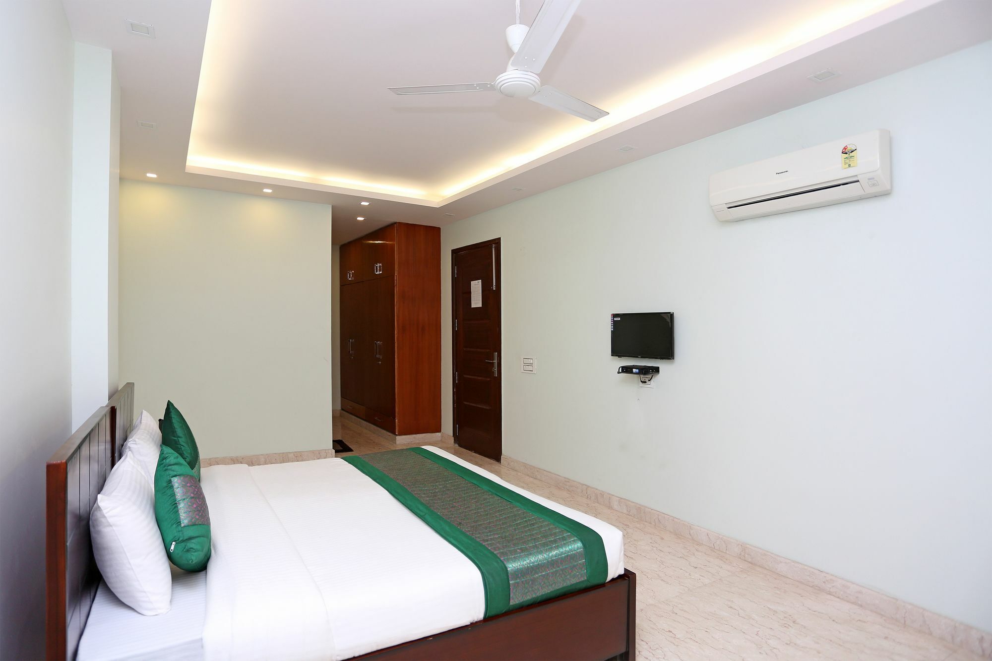 Oyo 9664 Sector 48 Hotel Gurgaon Exterior foto